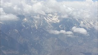 Landing in Srinagar Airport  Flying over the Himalayas  Delhi to Srinagar  Vistara Landing [upl. by Genvieve216]