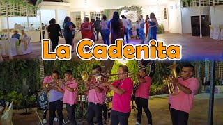 A Bailar La Cadenita Con La Banda Coyotito [upl. by Starla]