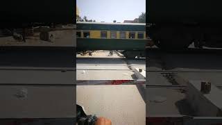 Pakistan railwaymillat express coming Karachi cantt railway station train karachimetro [upl. by Yhtnomit]