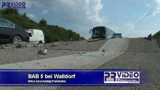 12072010  Walldorf  Hitzeschäden auf der BAB 5  Autobahn wird zur Sprungschanze [upl. by Assennev393]