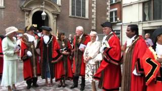 Bow Bells ring out at end of Costermongers Service [upl. by Modesty573]