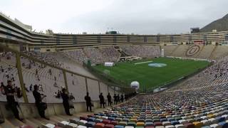 U 2017 Noche Crema Recorriendo zonas de la tribuna Oriente Full HD [upl. by Araldo]