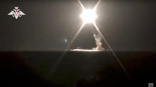 Sottomarino russo lancia un missile colpendo lobiettivo a 1000 km di distanza [upl. by Uttasta]