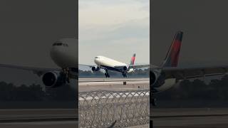 Callsign Delta 777 Heavy  Airbus A330300  Las Vegas LAS runway 26L  N824NW  planespotting [upl. by Esya]