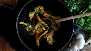 Recette  Poêlée de girolles en persillade [upl. by Rhodie]