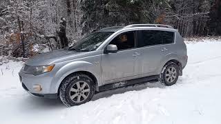 Mitsubishi Outlander II snow test  2WD vs 4WD [upl. by Maure355]