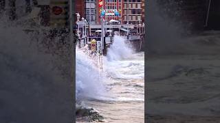 🌊✨️ MAREAS VIVAS EN EL CANTABRICO ✨️🌊 😍💚💙 Playa de San Lorenzo Gijon Asturias [upl. by Gottfried]