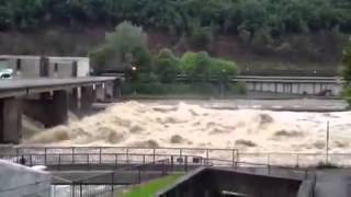 Neckar Wasserstau am Wehr Esslingen HochwasserMonsterwelle [upl. by Loretta]