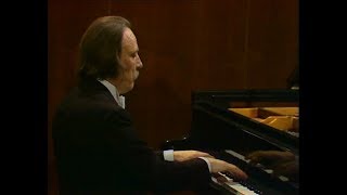 Arturo Benedetti Michelangeli  Beethoven Piano Sonatas No12 amp 11 1981 [upl. by Yelsnya]