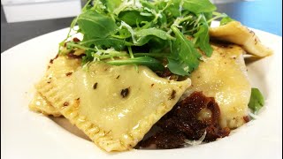 Selbstgemachte Ravioli mit Ricotta  Mori kocht [upl. by Eelanej290]