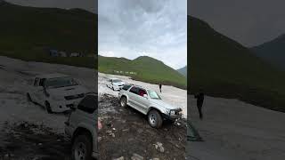 Toyota 4runner 3rdgen recovering a Hilux Invincible offroadtitans offroadrecovery [upl. by Arracot]