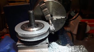 Primitive worm gear hobbing in a lathe Frezowanie przekładni ślimakowej cutting A worm wheel with [upl. by Eelame]