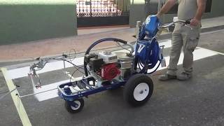 Graco Linelazer V 3900 con kit para pintar pasos de cebra [upl. by Eelinnej]