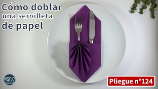 Cómo doblar una servilleta de papel para cubiertos con un pliegue lateral en forma de hoja [upl. by Benis]