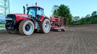 Siew pszenżyta  timelaps Magnum MX270 vs Vaderstad Rapid 6m [upl. by Nonnarb]