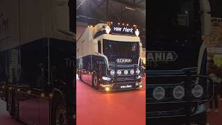 TRUCK SCANIA R VAN HERK CINEY cineytruckshow scaniav8 scaniascaniapower v8sound scaniatruck [upl. by Amaral]