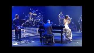 Laura Pausini  Medley Strani Amore Lettera Live in Paris 05 [upl. by Atinrahc]