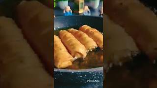 समोसा रोल रेसिपी ।।😋 samosa rool food trending new recipe shortsfeed viralvideo [upl. by Schug]