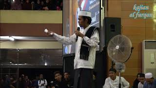 Bagaimana jika masuk waktu sholat tapi badan masih kotor berkeringat Ustadz Abdul Somad LC MA [upl. by Medardas526]