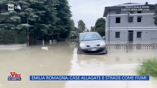 Emilia Romagna case allagate e strade come fiumi  La Vita in diretta 20092024 [upl. by Eelrebmik484]