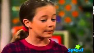 Barney amp Friends Its Tradition Season 4 Episode 8 Spanish Version [upl. by Nilpik697]