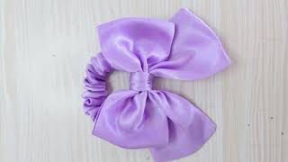 Scrunchies 💋How to make an Easy Scrunchie with a sewing machine Como hacer Scrunchies [upl. by Annayd130]