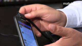 Un vistazo al Lapdock 100 de Motorola con RAZR Maxx [upl. by Schaffer302]