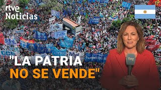 ARGENTINA PROTESTA MASIVA contra el DECRETO de MILEI que DESREGULA la ECONOMÍA l RTVE Noticias [upl. by Vincent]