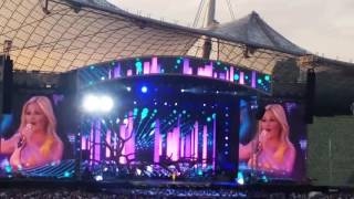 Helene Fischer fliegt im Olympiastadion München [upl. by Ravert]