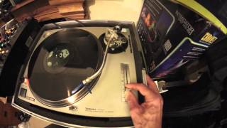 RANDOM DJ VINYL MIXING LESSON DEMONSTRATION TUTORIAL BY ELLASKINS [upl. by Sue]