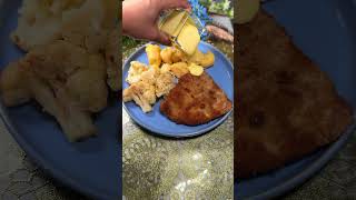 Quick amp Tasty Chicken Schnitzel with Cauliflower and Hollandaise Sauce [upl. by Red]