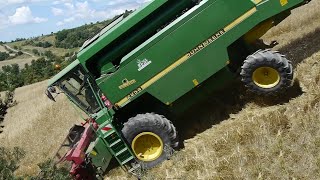 Grosse frayeur Moissonneuse dans une pente a  40  JOHN DEERE 2254 hillmaster [upl. by Elvah]