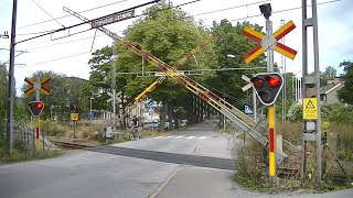 Spoorwegovergang Täby S  Railroad crossing  Järnvägsövergång [upl. by Iadahs]