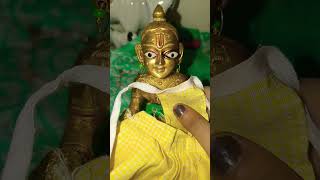 मईया मुझे जल्दी से कपड़े पहना दो laddugopal trending krishna shortvideo [upl. by Tica]