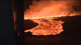 בפעם השביעית השנה הר געש התפרץ באיסלנד  ותושבי האזור פונו [upl. by Katherin]