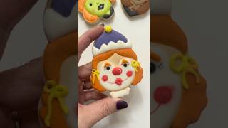 It’s the lips for me 🥰 decoratingcookies cookiedecorating halloween clowns [upl. by Kola967]