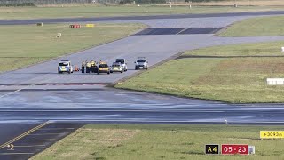 Allemagne  des militants climatiques perturbent le trafic aérien de deux aéroports [upl. by Cahan945]