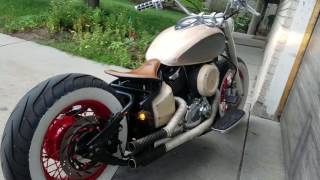 Vstar 1100 bobber start up and walk around [upl. by Devon35]