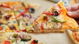 Italians Tuna Pizza Recipe بيتزا إيطالية بالتونة والخضارمع طريقة عمل العجينة الهشة [upl. by Anibla]