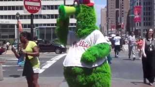 The Phillie Phanatic at City Hall I [upl. by Kaazi]