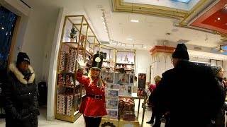 ⁴ᴷ⁶⁰ Walking Tour of the FAO Schwarz Rockefeller Center Toy Store NYC during the Holidays 2018 [upl. by Nitnilc937]