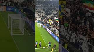 Giocatori sotto curva sud JuventusStoccarda [upl. by Aelanej]