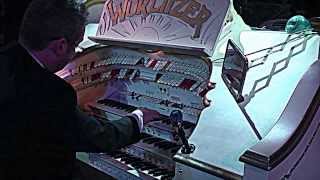 Chris Hopkins at the Wurlitzer Organ [upl. by Illoh56]