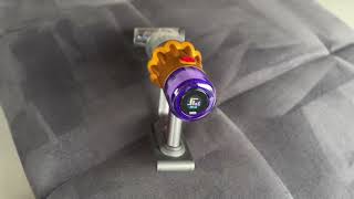 Dyson V12 Detect Slim  JAK RADZI SOBIE Z SIERŚCIĄ [upl. by Eneryt179]