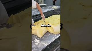 El donut con un secreto que casi desapareció del mundo shorts [upl. by Emolas516]