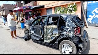 CISTERNA CHOCA CONTRA AUTO QUE SIRVIÓ COMO ESCUDO A FAMILIAS DE VIVIENDAS EN EL CALLAO [upl. by Gunn]