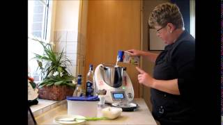 Thermomix TM 5  Eierlikör mit ganzen Eiern [upl. by Victorie85]