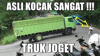 NGAKAK PARAH  Truk Joget di Sitinjau Lauik [upl. by Midian164]