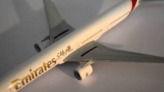 HERPA REVIEW Boeing 777300ER Emirates A6EGA scale 1500 [upl. by Yeoj]