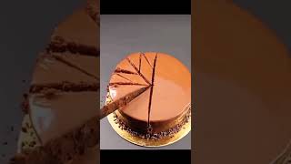 Current method of round cake cutting tricks amptipscuttingskillsytcakeytviral tipstrickshotscake [upl. by Esorrebma669]